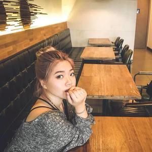 Meet your Posher, Julia